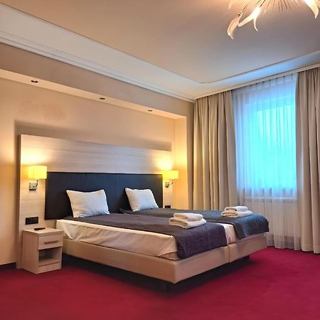 Spa Hotel Gloria Перемишль Екстер'єр фото
