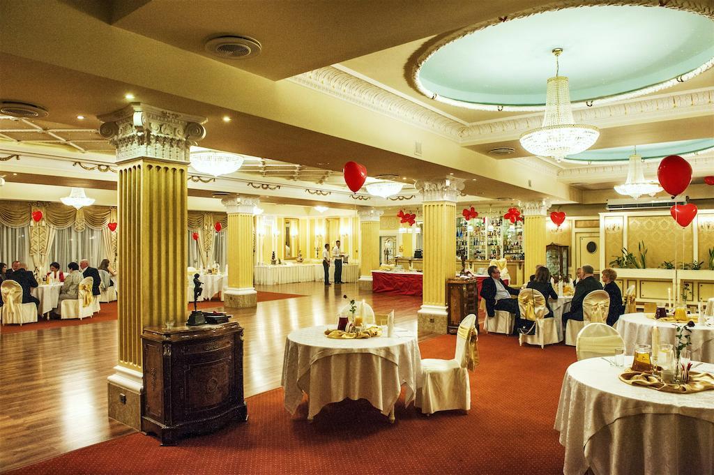 Spa Hotel Gloria Перемишль Екстер'єр фото