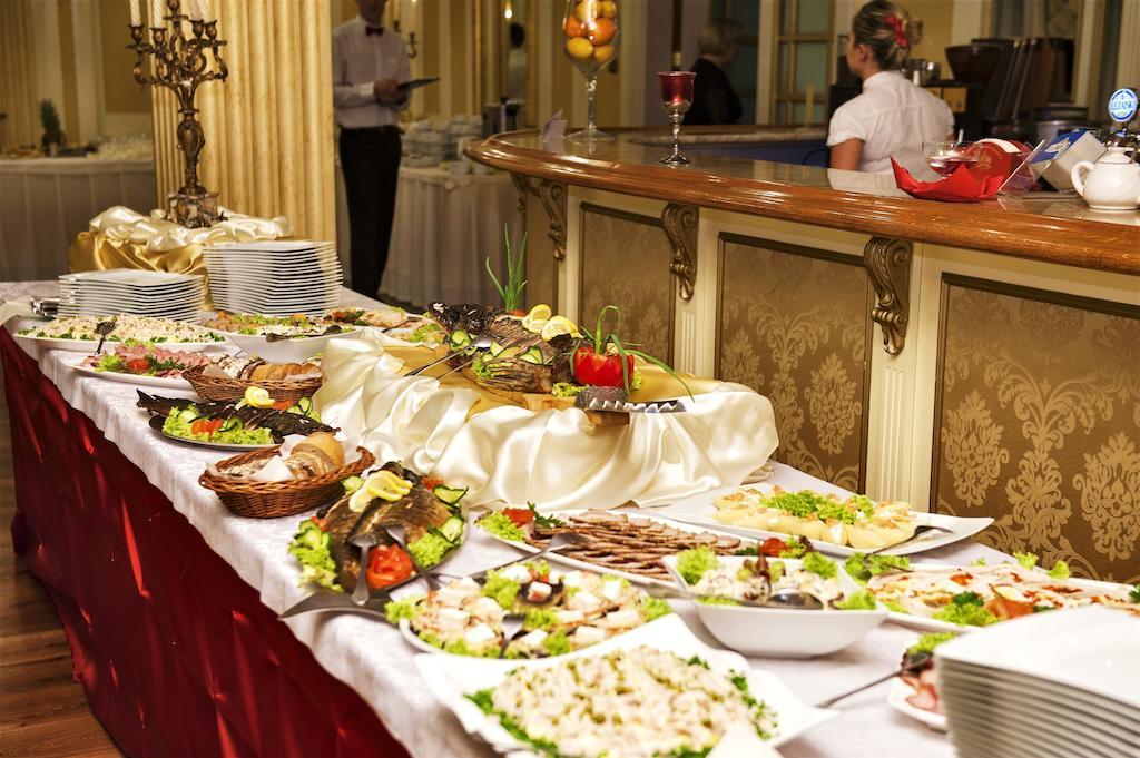 Spa Hotel Gloria Перемишль Екстер'єр фото