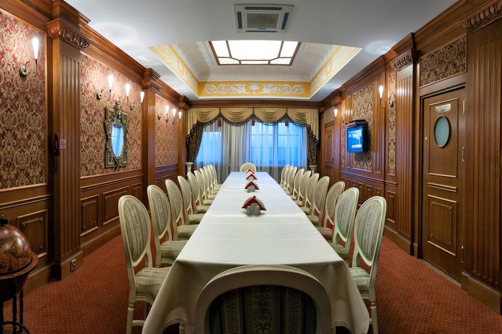 Spa Hotel Gloria Перемишль Екстер'єр фото