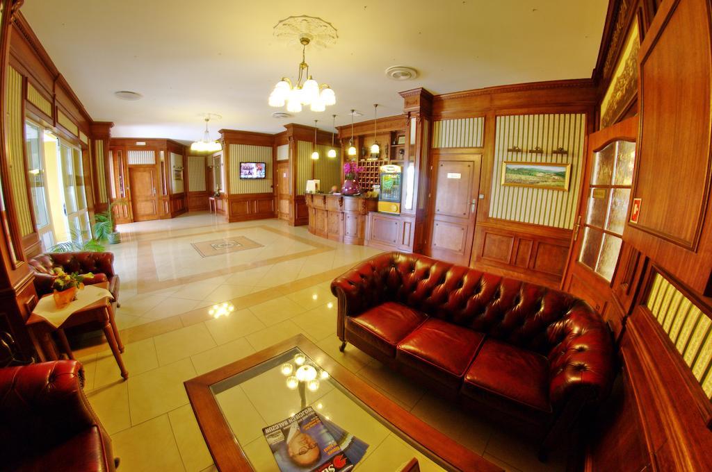 Spa Hotel Gloria Перемишль Екстер'єр фото