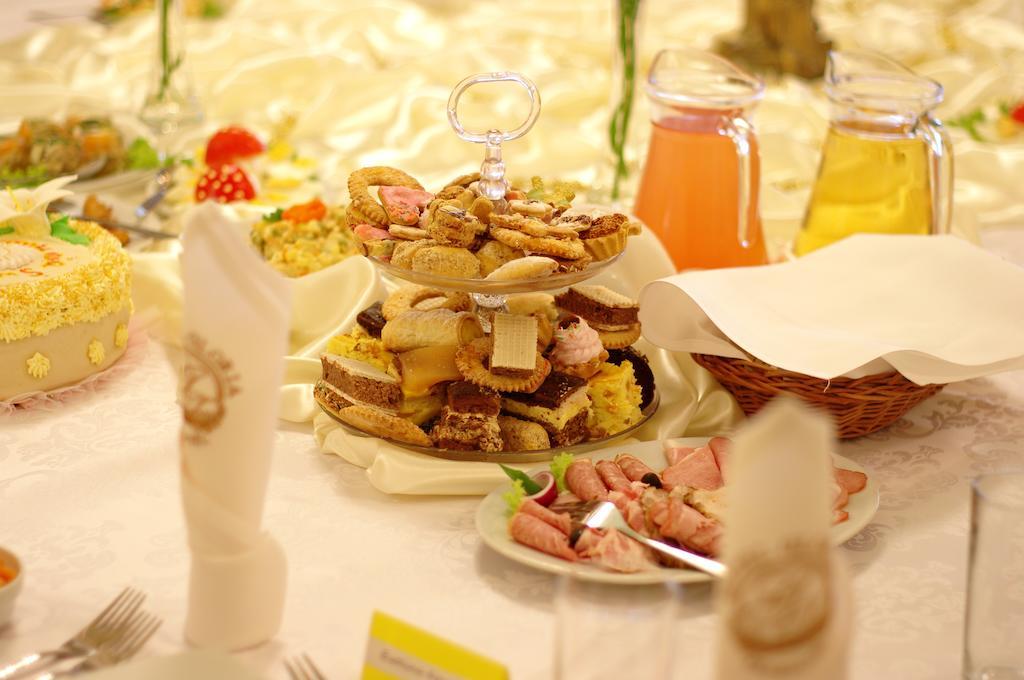 Spa Hotel Gloria Перемишль Екстер'єр фото