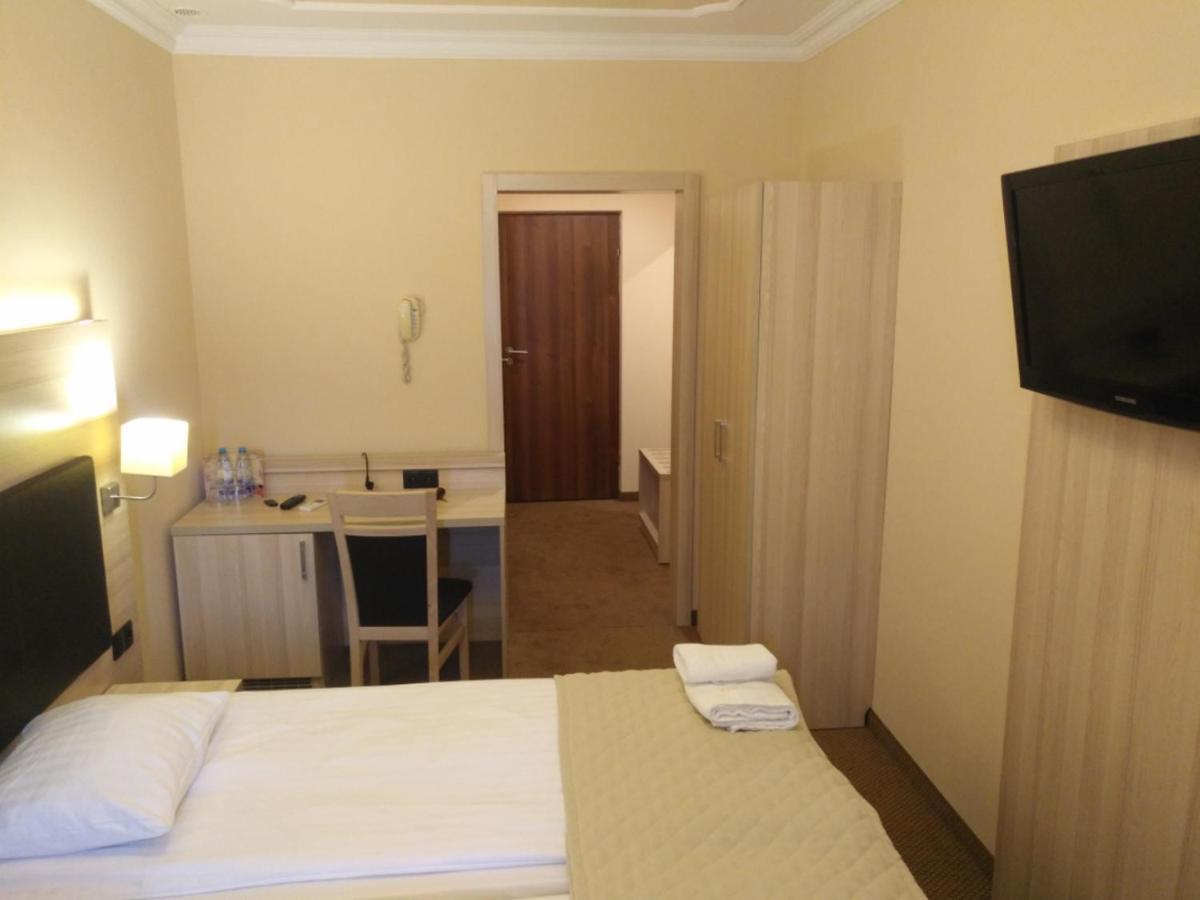 Spa Hotel Gloria Перемишль Екстер'єр фото