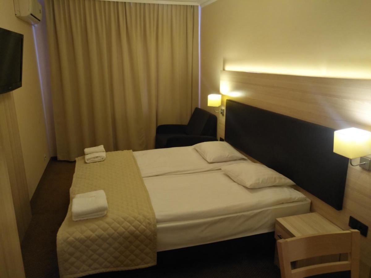 Spa Hotel Gloria Перемишль Екстер'єр фото