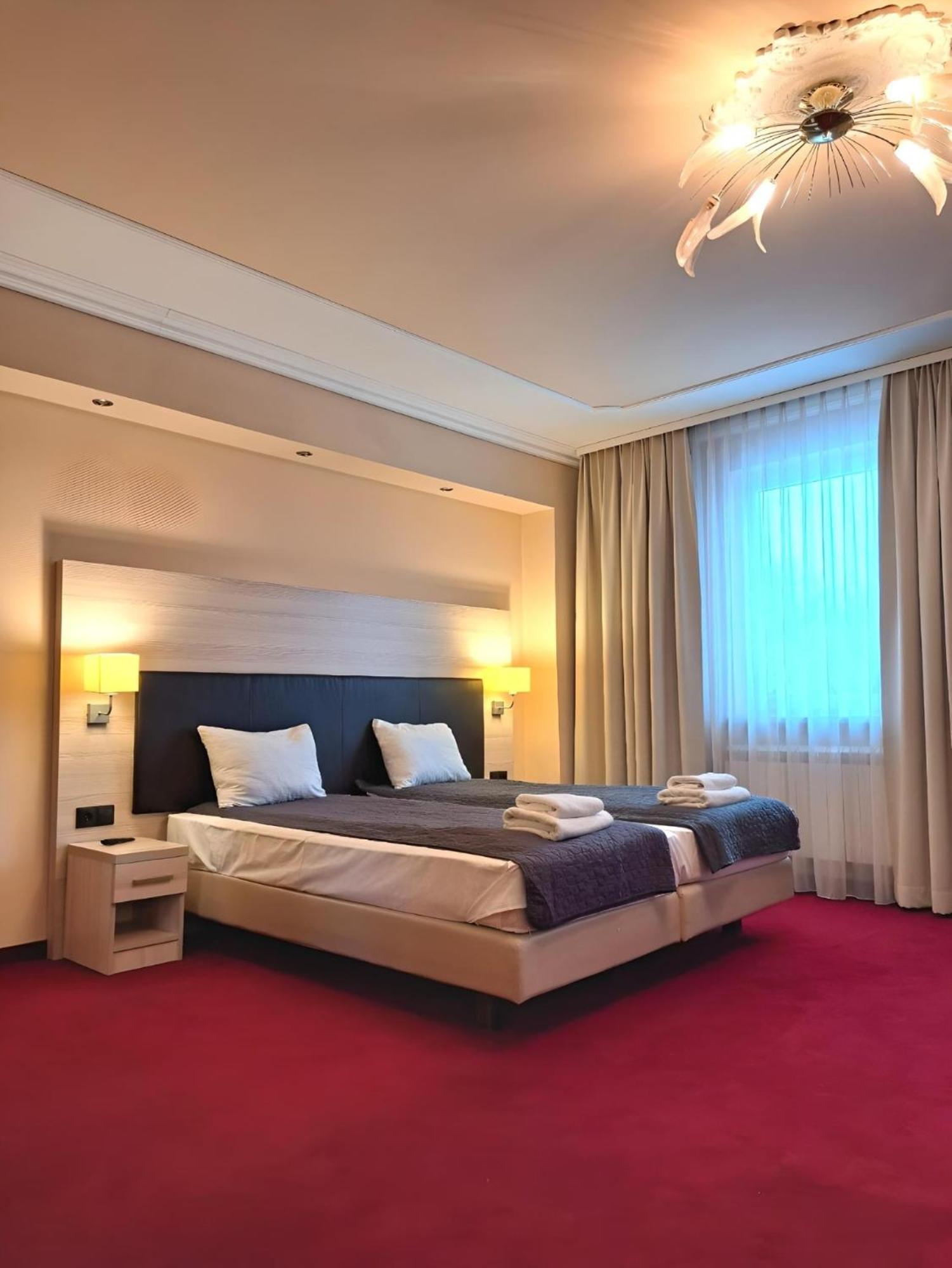 Spa Hotel Gloria Перемишль Екстер'єр фото