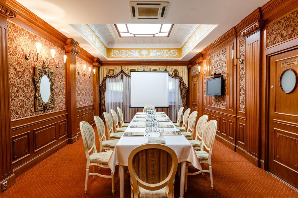 Spa Hotel Gloria Перемишль Екстер'єр фото