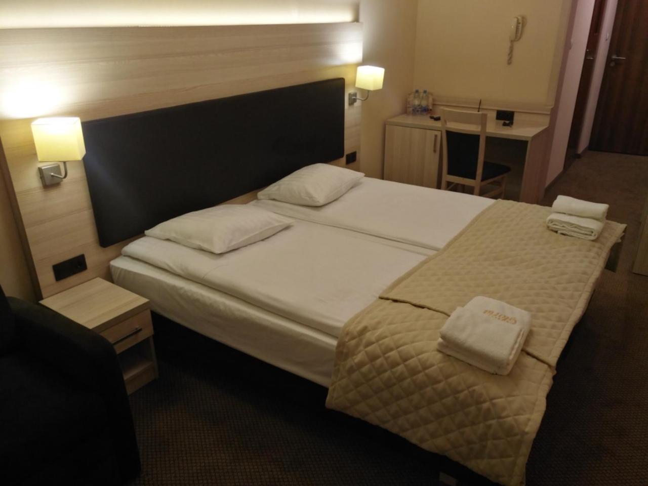 Spa Hotel Gloria Перемишль Екстер'єр фото